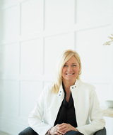 Book an Appointment with Lori Strathdee, Registered Massage Therapist at Oona Meadowvale